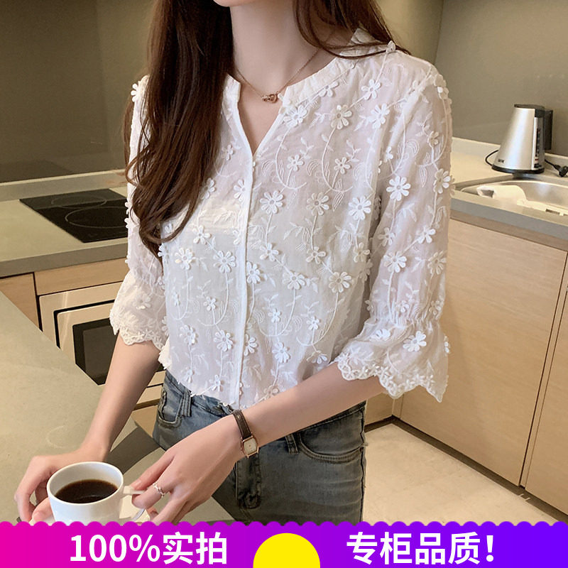 女士衬衫2026夏装新款刺绣绣花白色衬衣喇叭袖仙气V领上衣七分袖