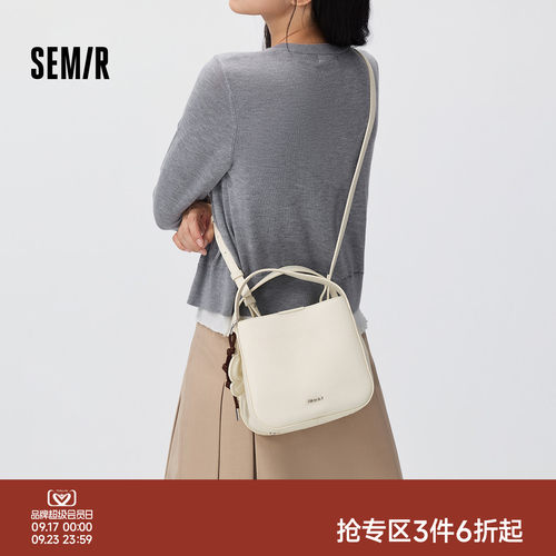 森马荔枝仿皮松弛随性斜挎包包女