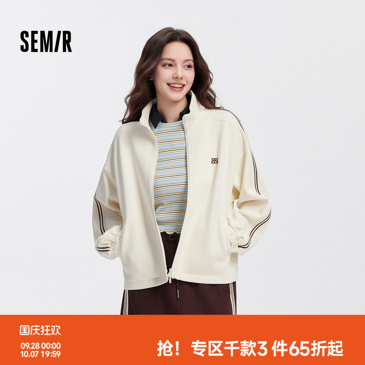 森马学院风立领肌理抽绳外套女图片