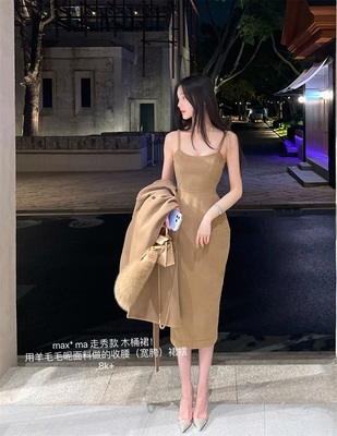 WINEMASNOW呢子连衣裙