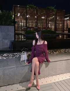 12.24 紫色是漂亮的颜色 韩国气质秋冬优雅露肩包身针织裙套装