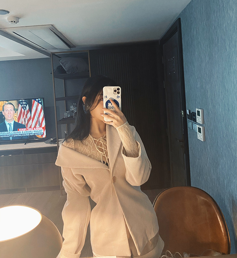 细腰宽肩 看后背嘟嘟背 微宽肩版型 丝绒西装连衣裙