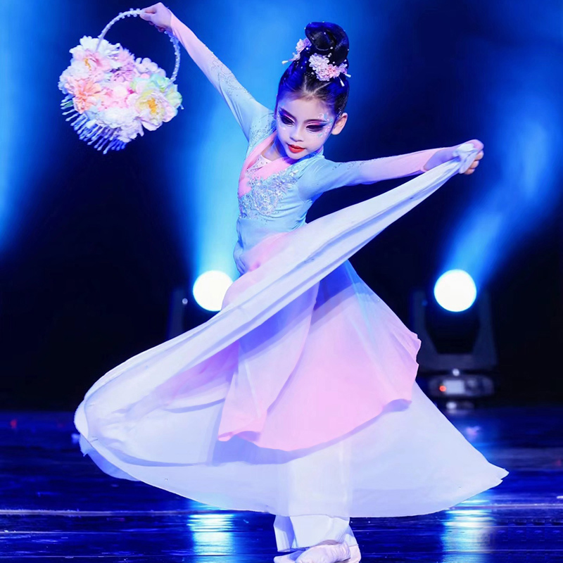 六一儿童舞蹈服演出中国舞