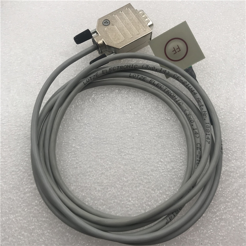 R012437.001 AA-427/04IB CE-21U44 3X0.14 108147实拍