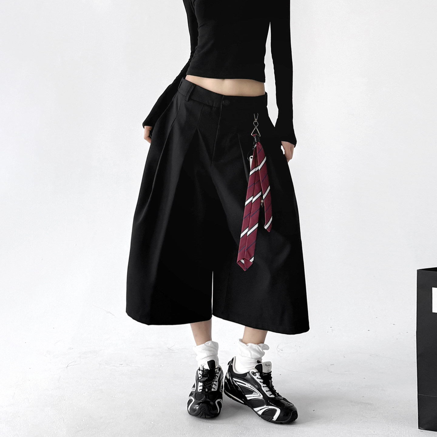 原创设计潮牌女士七分裤2026秋装新款酷感休闲黑色宽松显瘦阔腿裤