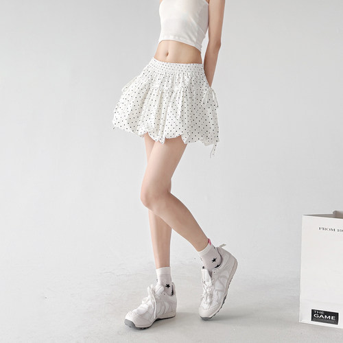 白色波点半身裙女2026超火夏装新款高腰A字蓬蓬短裙防走光裙子
