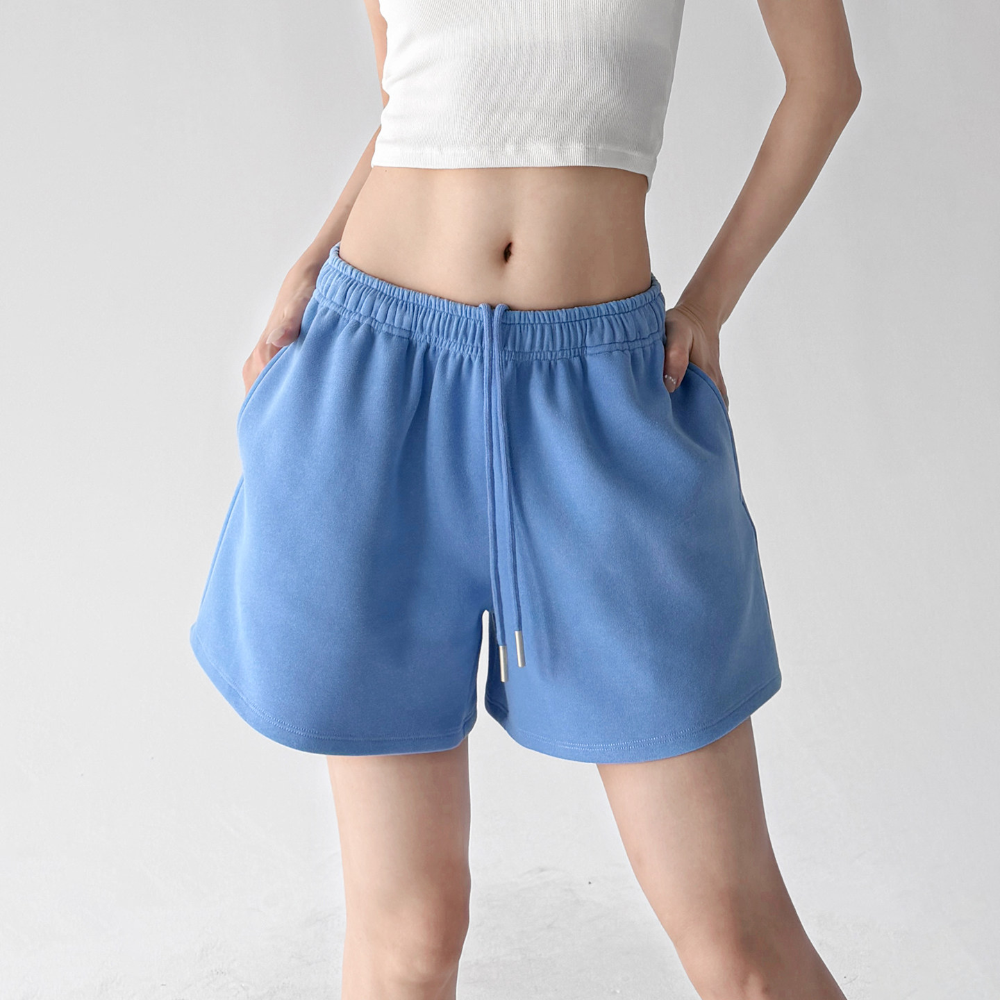 今年流行设计感蓝色运动短裤女2026夏装新款学院宽松显瘦休闲裤