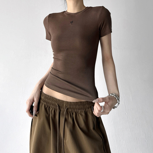 修身短袖T恤女2026夏季新款基础版圆领收腰紧身显瘦独特学生上衣