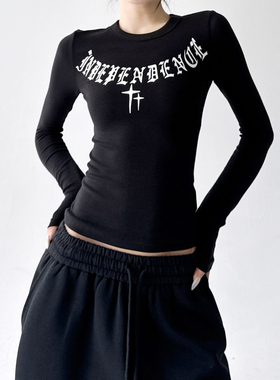 黑色正肩紧身短袖t恤女2025冬季新款设计感小众修身半袖短款上衣