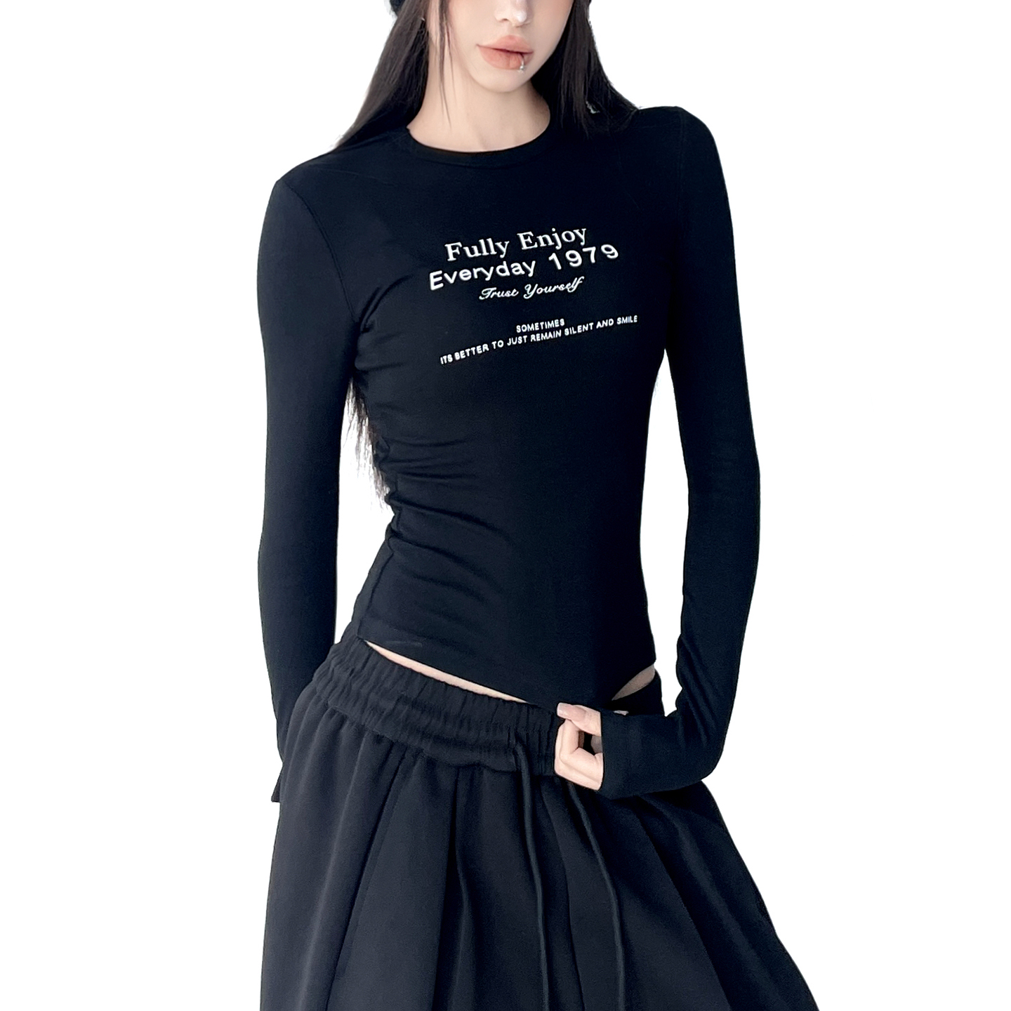 今年流行打底衫女2025冬装新款内搭正肩字母印花上衣女长袖T恤外