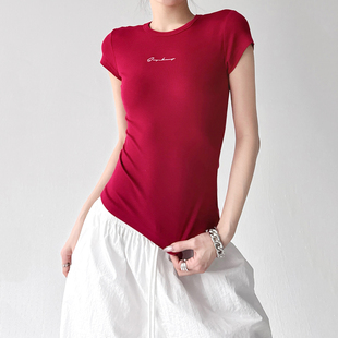 木昱子美式辣妹风红色短袖T恤女修身紧身字母印花上衣