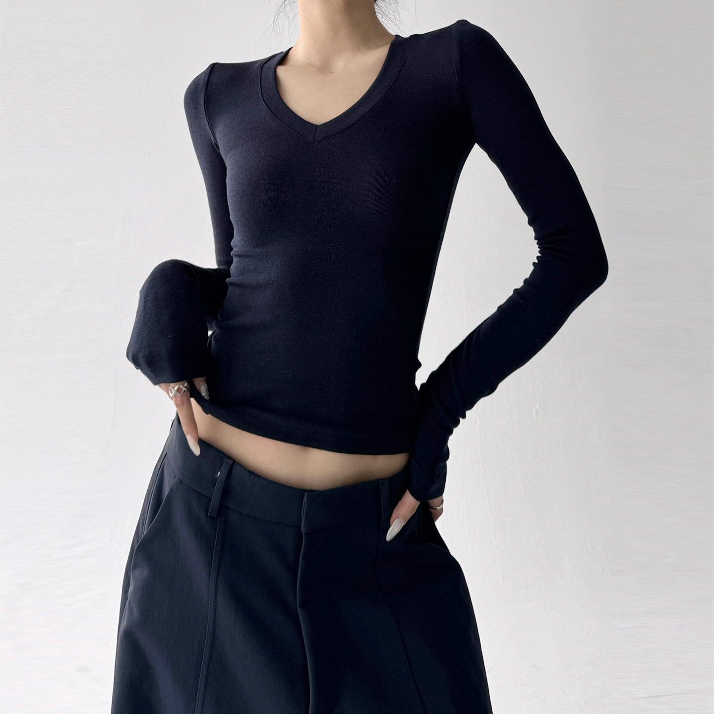 超好看简约打底衫女2025春秋季新款性感V领长袖T恤修身显瘦上衣