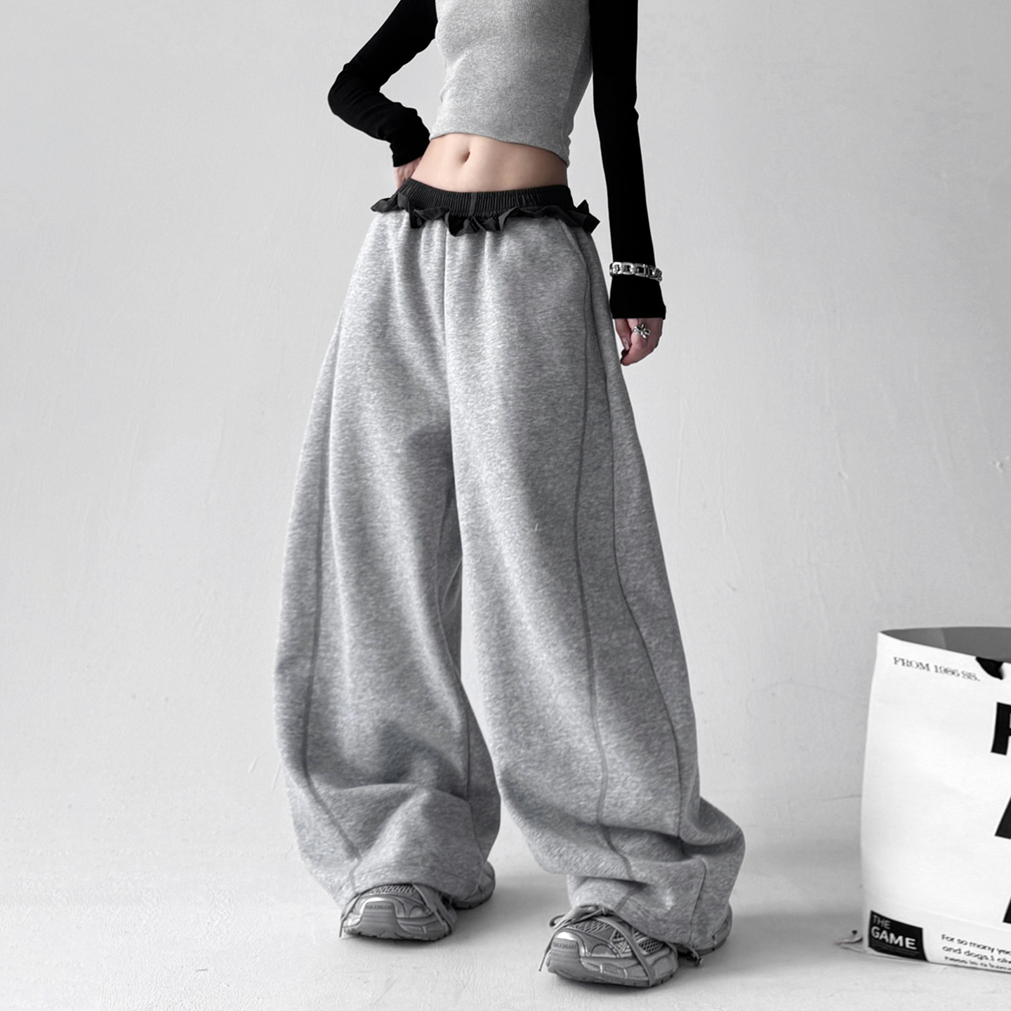 灰色运动裤女2025秋冬装新款今年流行花边裤子韩系穿搭直筒阔腿裤