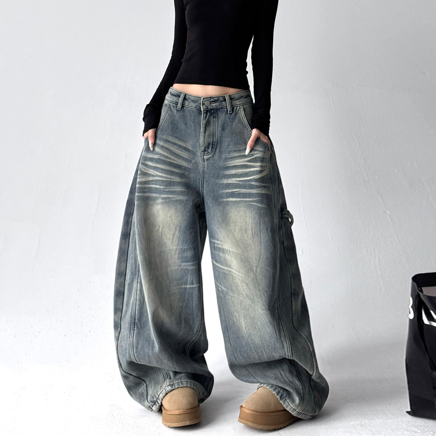 水洗做旧猫须弯刀牛仔裤高街口袋刺绣裤子潮牌宽松阔腿拖地裤