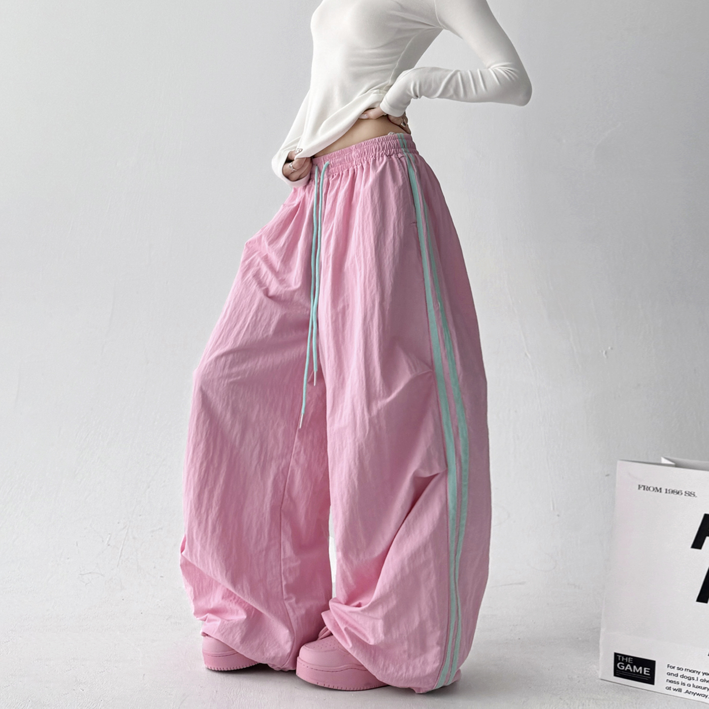 2025冬季新款复古条纹休闲运动裤女滑雪裤慵懒风松弛感独特阔腿裤