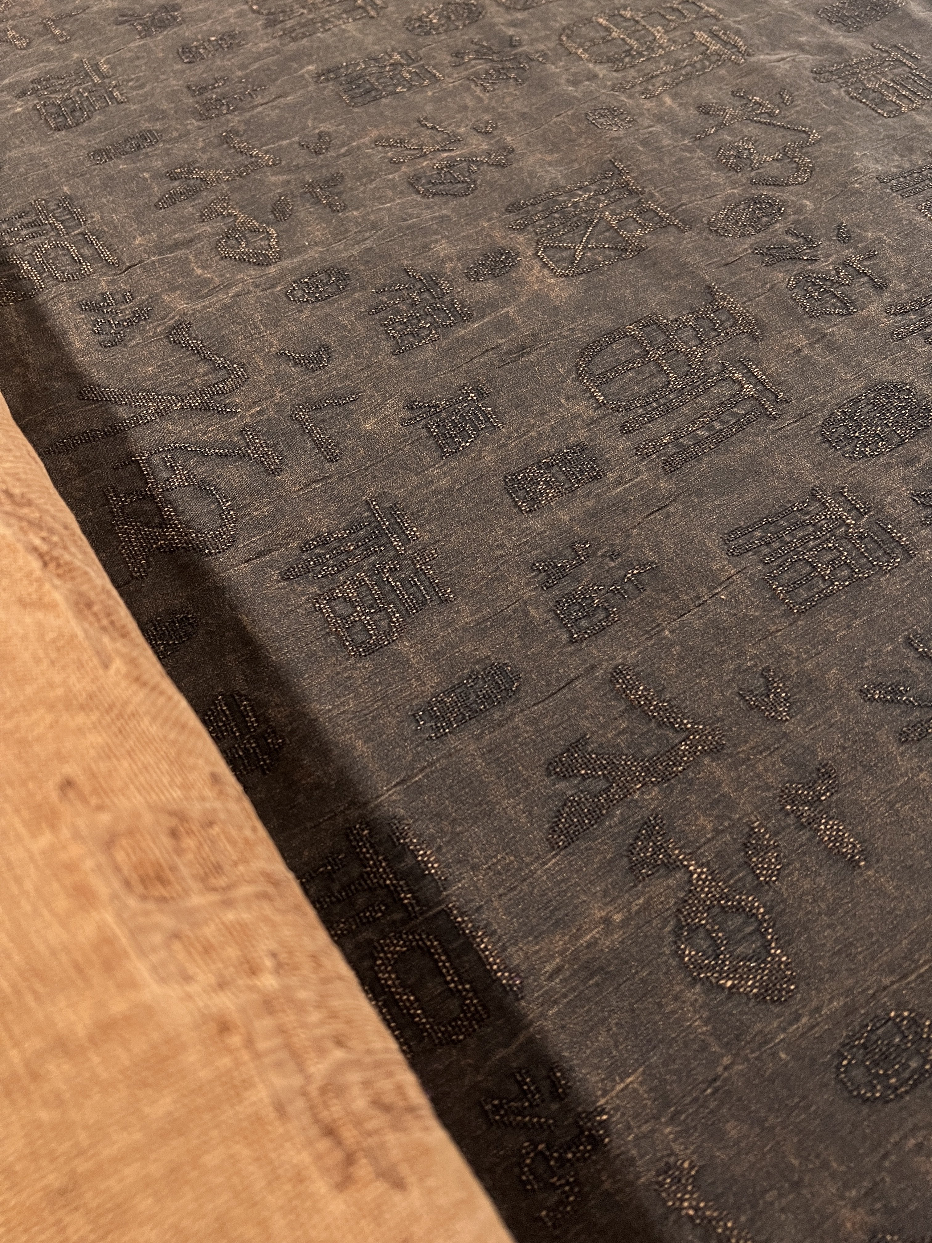 香云纱布料100%柞蚕丝110门幅80姆米中式套装面料提花百福纹