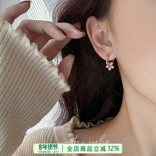 未闻花名满钻花朵耳夹无耳洞女高级感小众温柔甜美圆圈硅胶耳饰夏