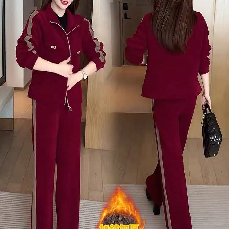 聚酯纤维2025年休闲时尚运动套装