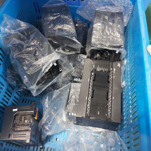 可维修欧姆龙PLC CP2E-N40DT-D，几乎，功能完好。议价