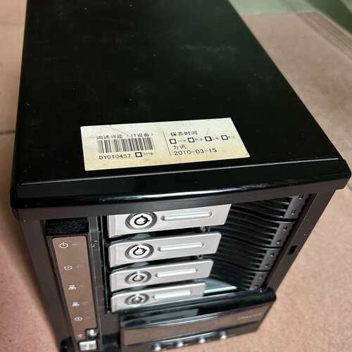 议价色卡司 Thecus N4100PRO,成色如图 图为实物，可维修