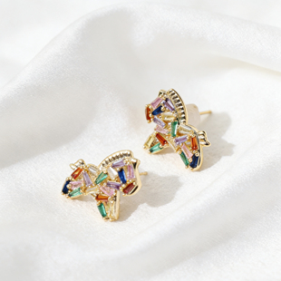 本命年高级感轻奢新年耳环耳饰 小众设计感彩色锆石小马耳钉女新款