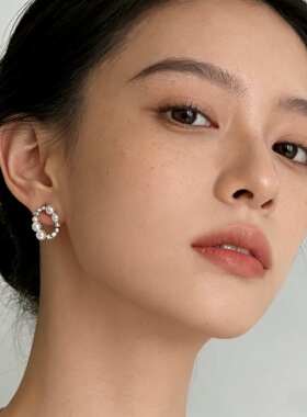 小众设计感珍珠耳钉女2026新款爆款高级感轻奢气质耳环耳饰耳钉