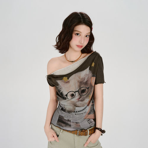 Girlyhalo美式复古假两件猫咪印花短袖t恤女斜肩收腰高级感上衣