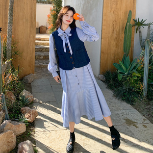 学院风牛仔马甲配条纹衬衫连衣裙女春秋2025新款鱼尾长裙两件套装图片