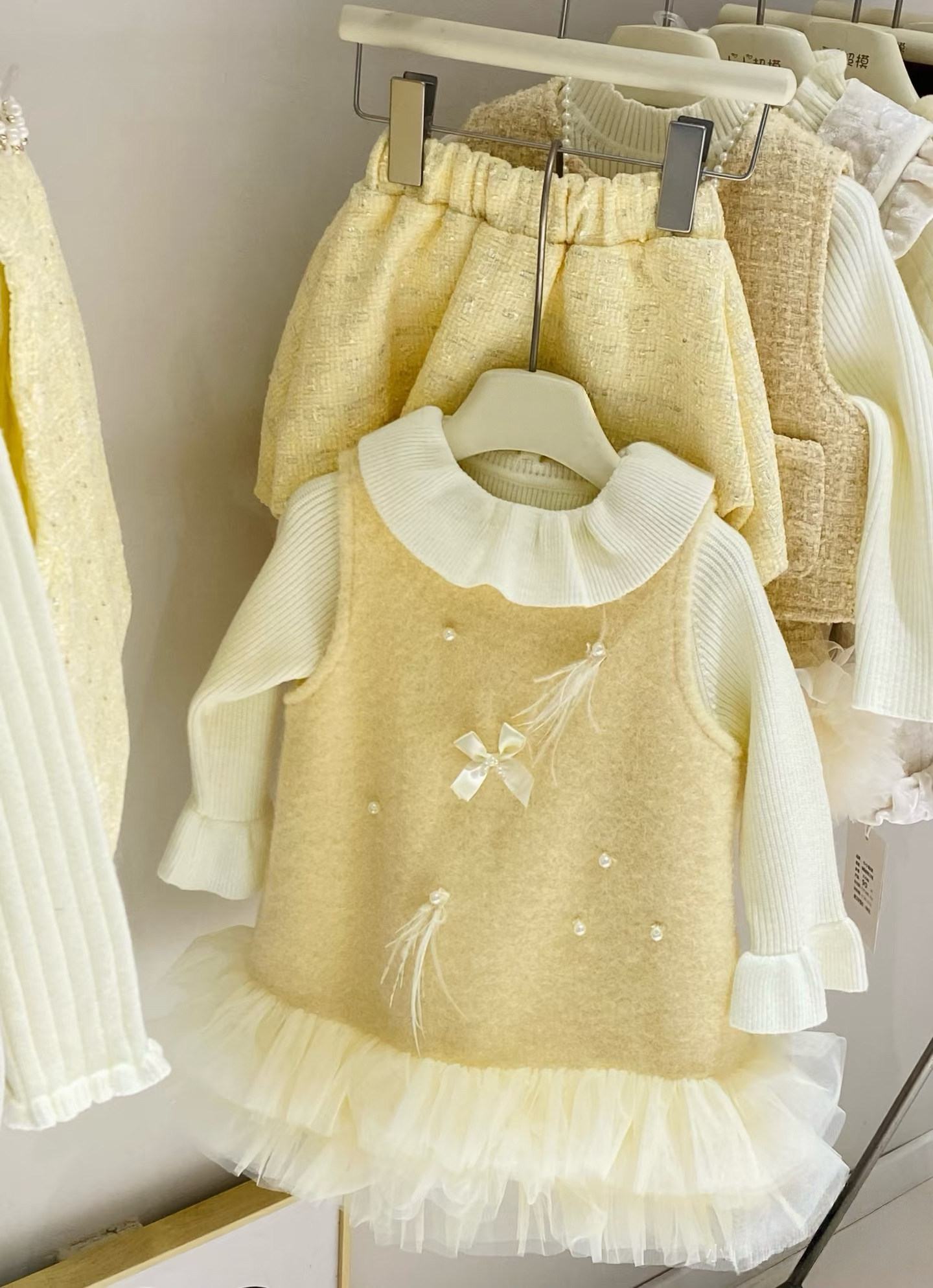 女童加绒连衣裙冬装2025女宝宝网纱毛呢背心裙拜年服奶黄包年服裙