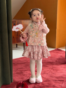 儿童新中式汉服套装2025女宝刺绣丝绒国风马甲加绒汉服背心半身裙