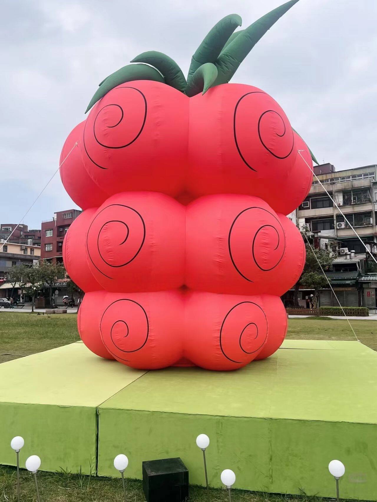 充气活动恶魔果实节日网红美陈打卡通毛绒定制爱心广告气模花造型