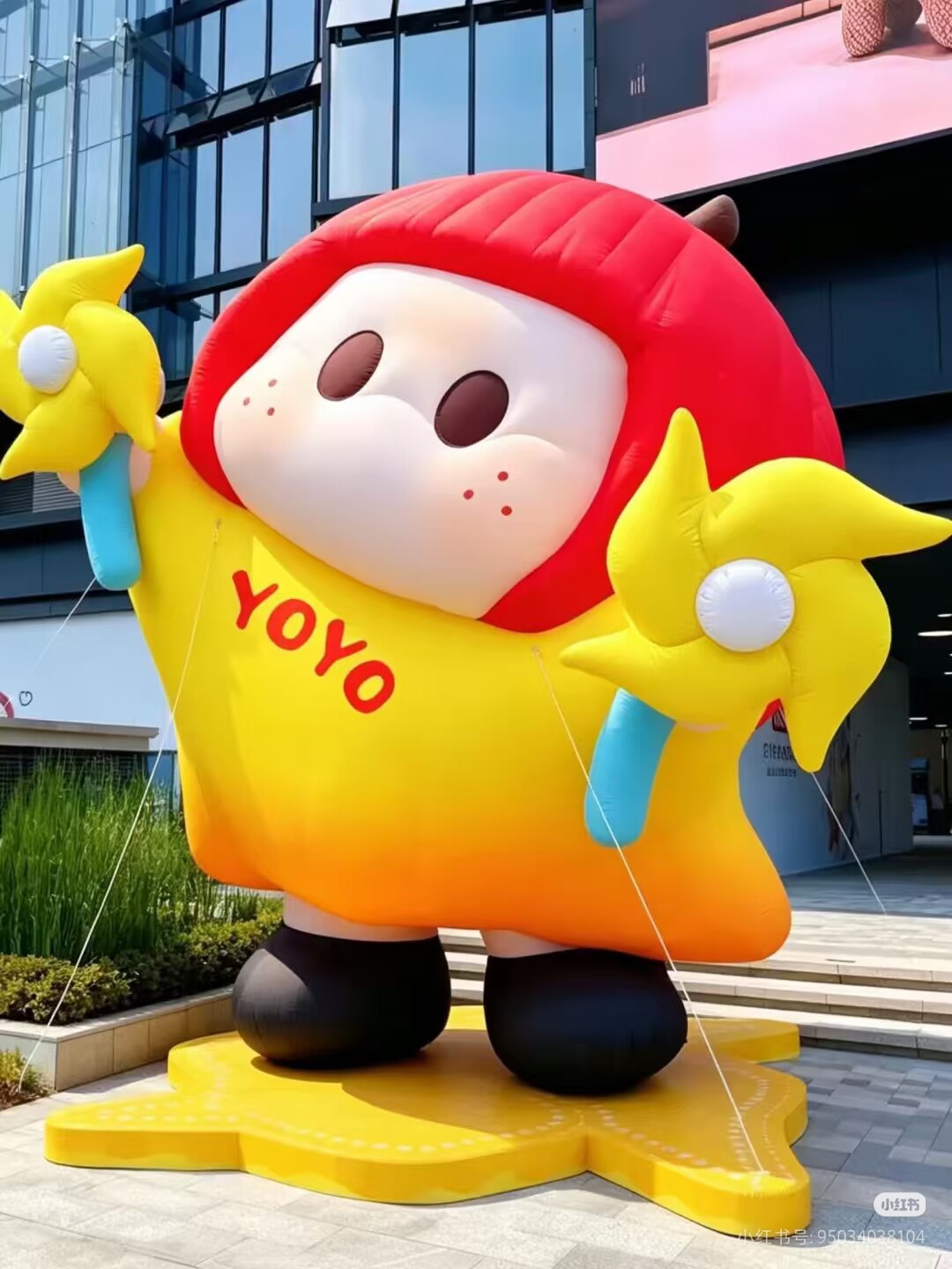 充气网红节日活动发光打卡通毛绒定制爱心花朵广告气模大造型YOYO
