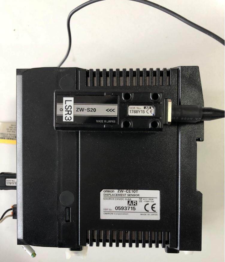 小胖 omron欧姆龙zw-ce10t zw-s20 zw-xf05r激光位移传感器 95新