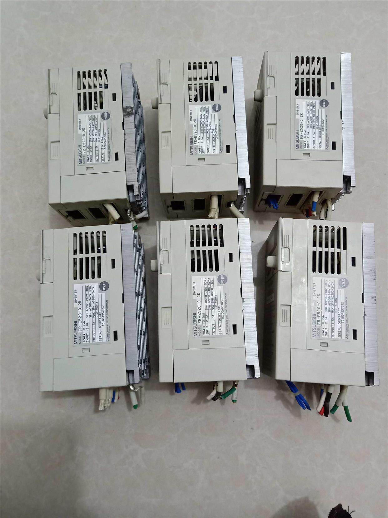 dfe二.手 三菱变频器e500  r-e52f0-02k 0.2kw 原装正品拆机 成色