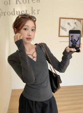 灰色设计感修身长袖小众V领T恤女秋冬收腰显瘦早春打底衫百搭上衣