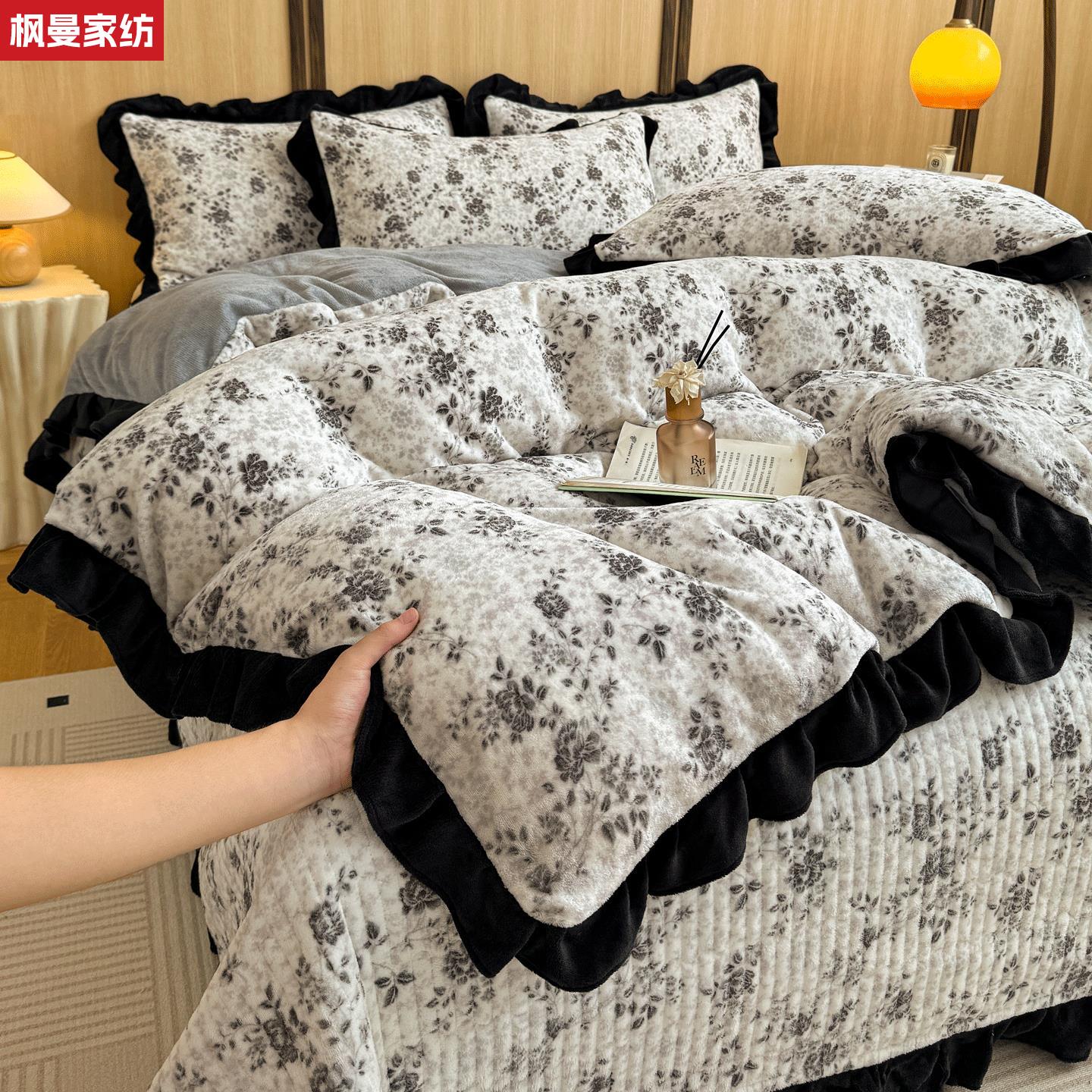 复古牛奶绒花边被150x230