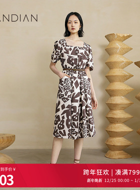 婉甸咖色波普字母短袖连衣裙夏季新品A型方领泡泡袖1232N15RS2