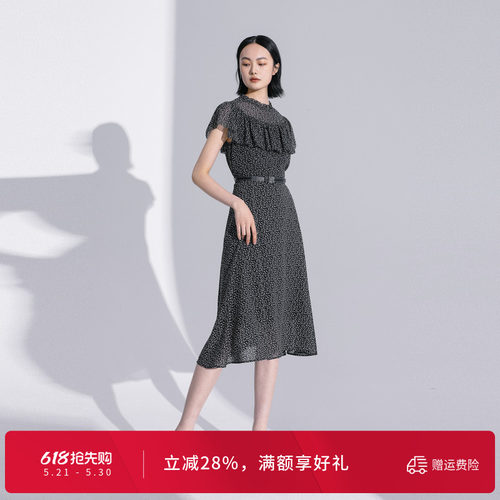 黑底米心印花连衣裙