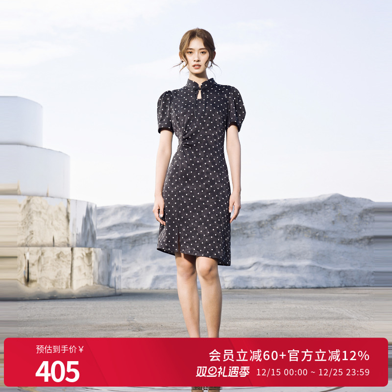 黑白波点旗袍式连衣裙
