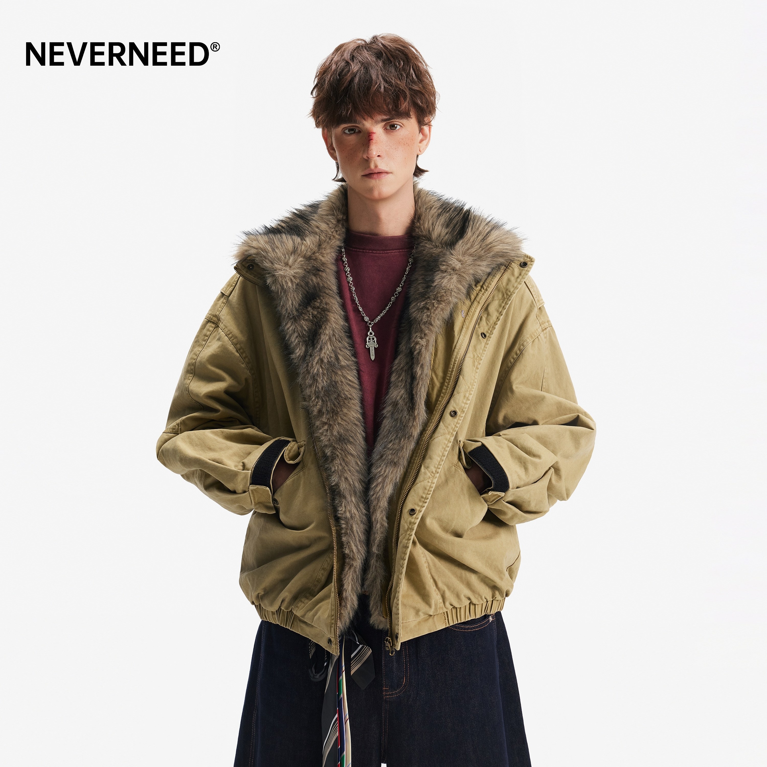 NEVERNEED座山雕毛领棉衣男