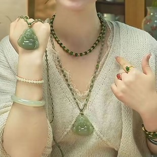 和田色玉清水绿大佛佛公吊坠织绳弥勒佛玉石项链配饰轻奢小众百搭