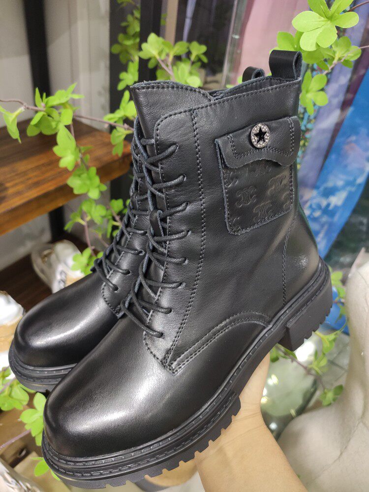 秋季经典圆头马丁靴女2022新款英伦风帅气时尚短靴百搭真皮机车靴