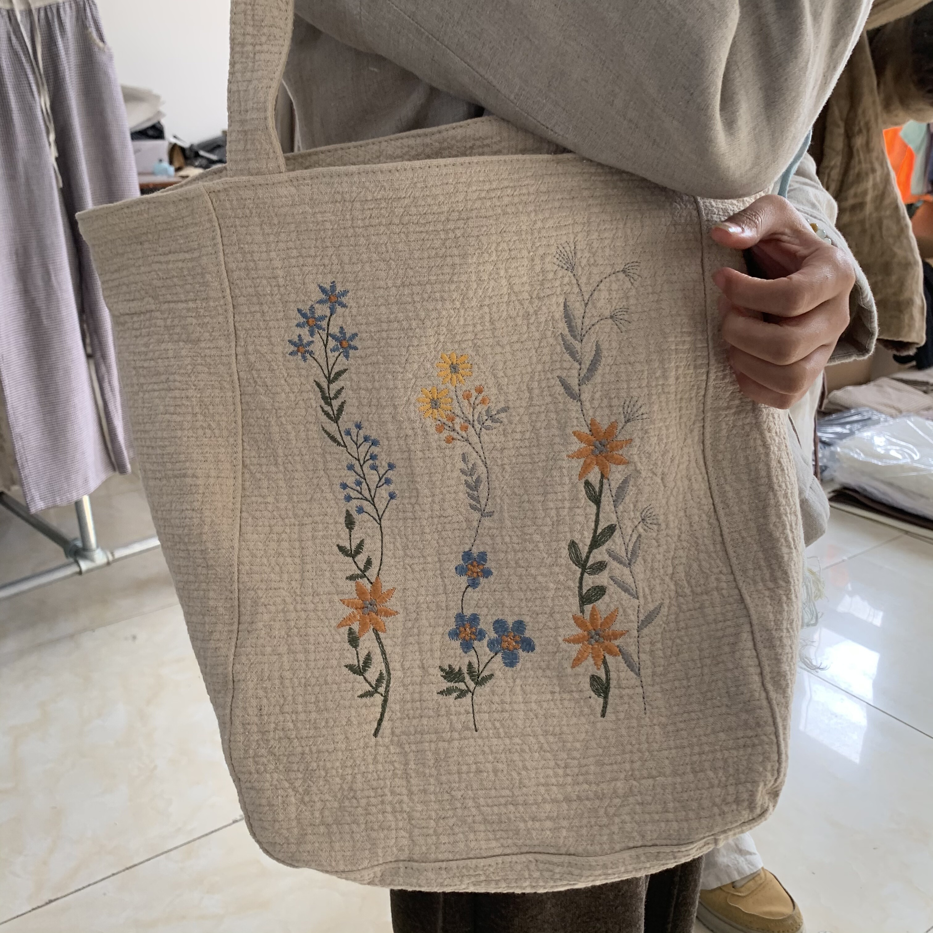 汉麻原色无印染绣花手提包腋下包