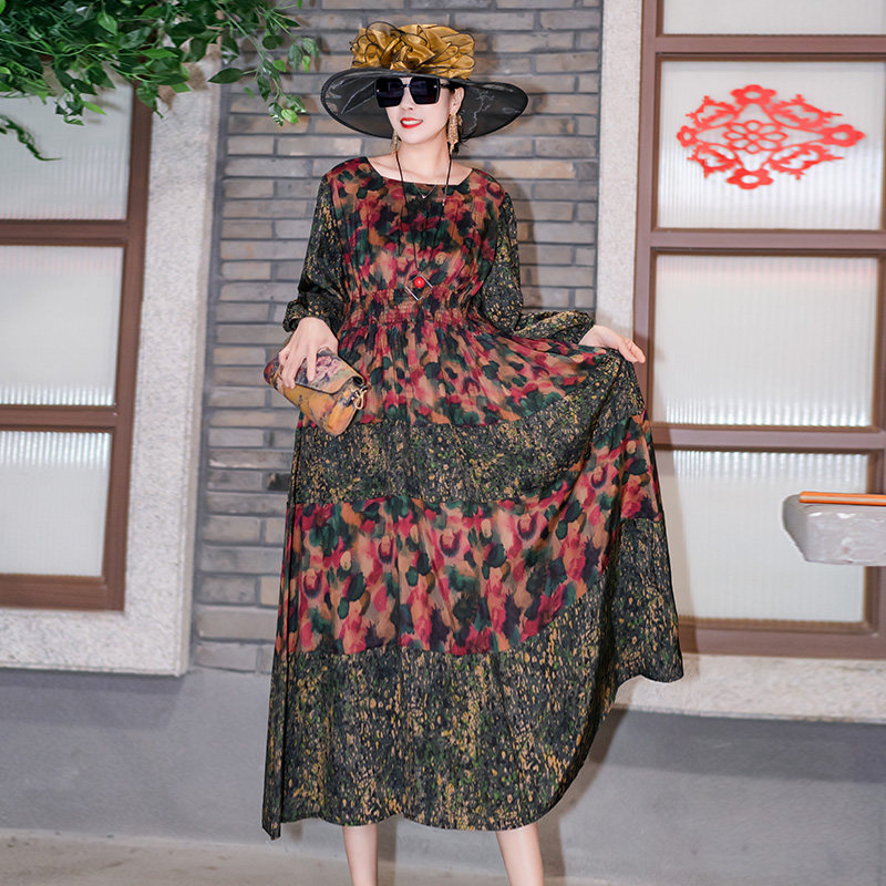 2025春新款原创高端连衣裙修身显瘦唯美文艺真丝拼接大摆时尚方领
