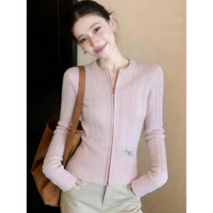 独特超好看粉色针织开衫外套春装女款2026年新款设计感针织衫上衣