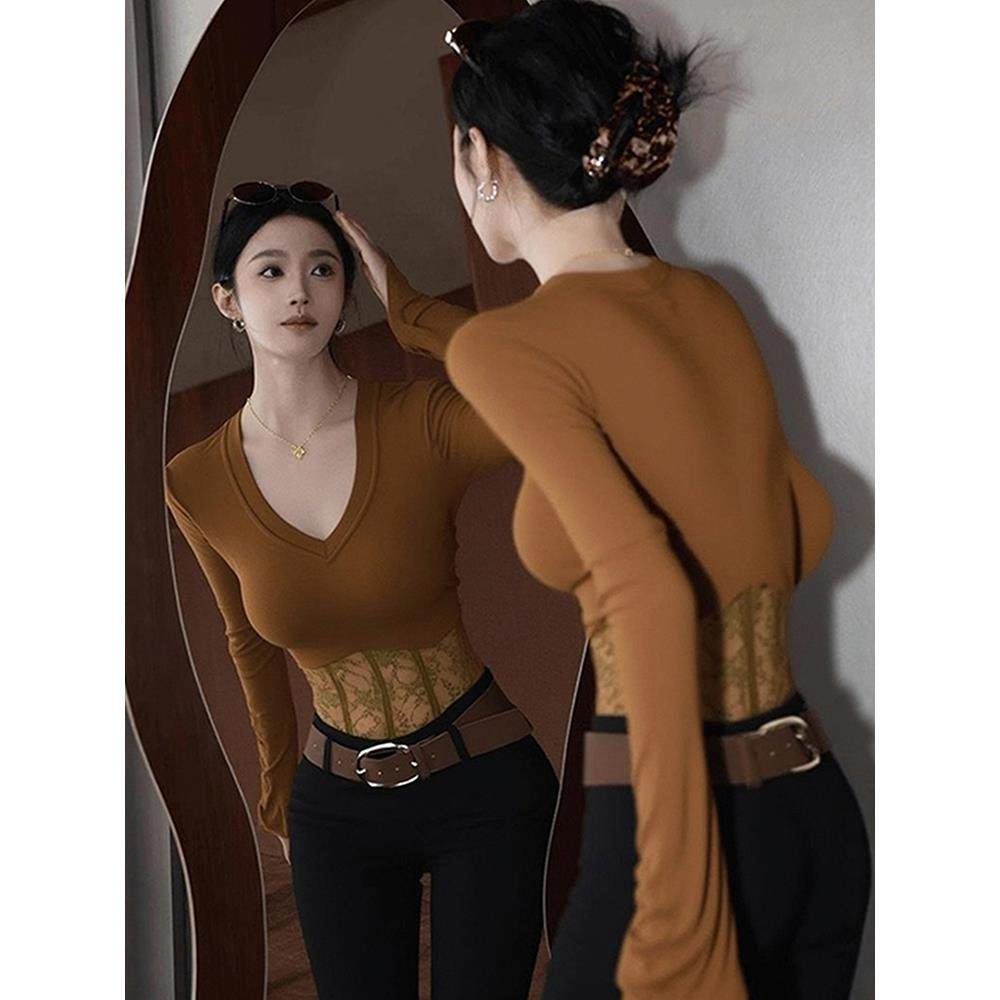 辣妹风v领微透修身T恤