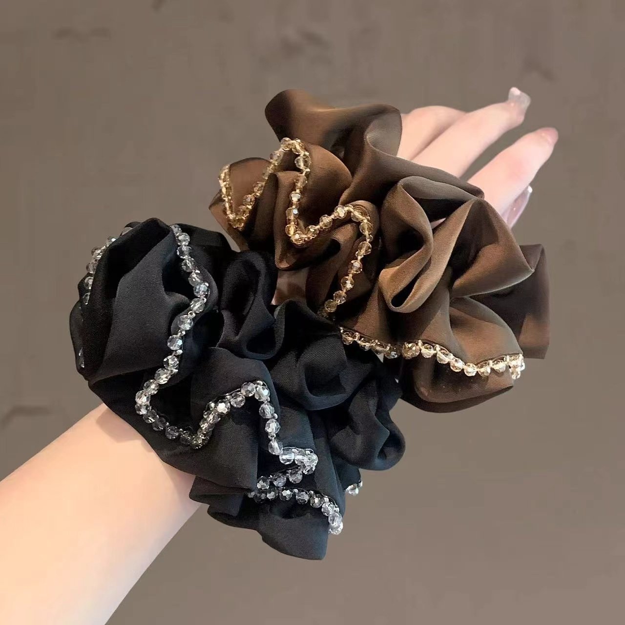 复古缎面水钻肥肠圈高级感黑色布艺马尾头花显脸小气质弹力橡皮筋,饰品/流行首饰/时尚饰品新,发饰,淘宝优惠券,粉丝福利购,淘宝优惠卷