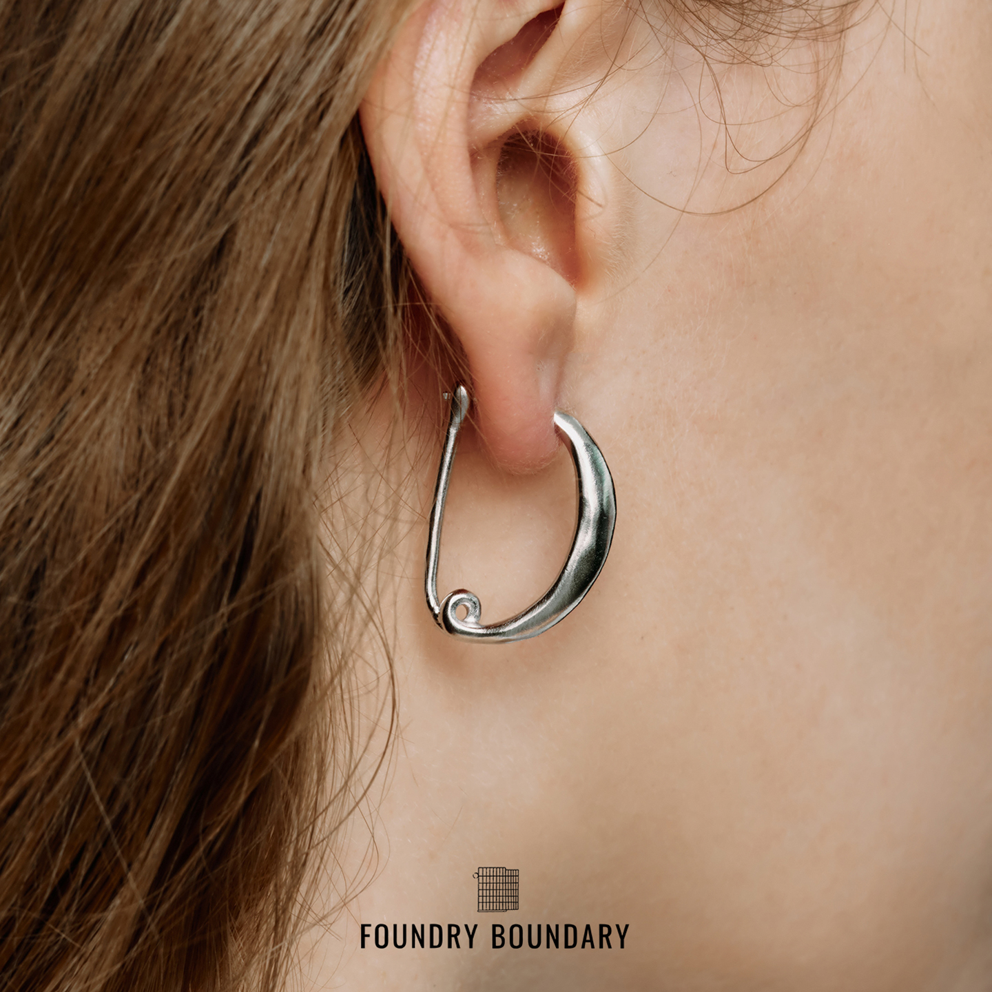 【FOUNDRY BOUNDARY】hug 2025秋冬新款一对小环绕耳环