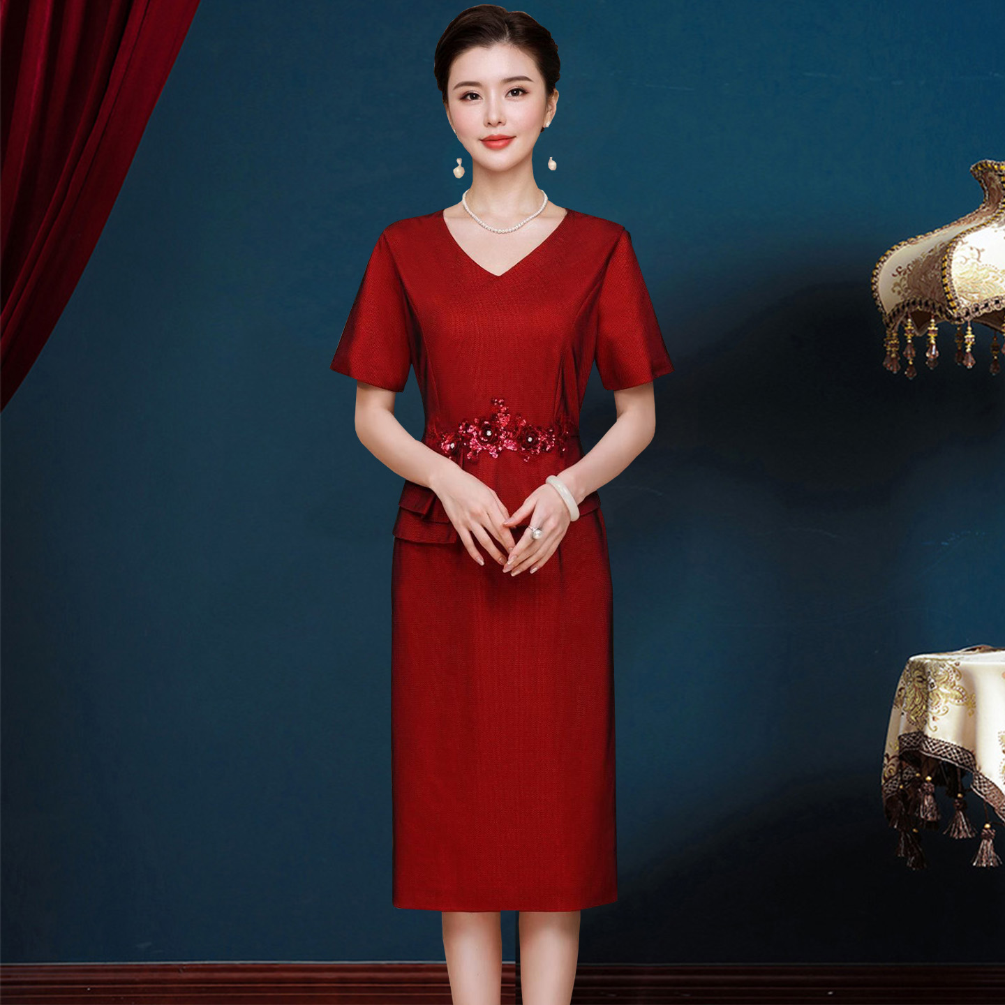 2025新款准婆婆婚礼连衣裙夏高贵品牌年轻款大码女方妈妈婚宴礼服
