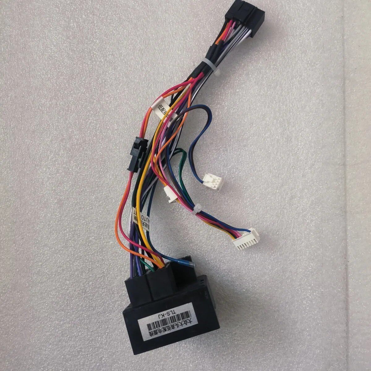 大众大头高低配兼容线安卓导航电源线带收音机天线睿志诚协议盒